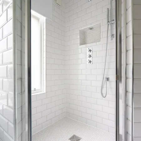 Immaculate One Bedroom Flat In The Centre *