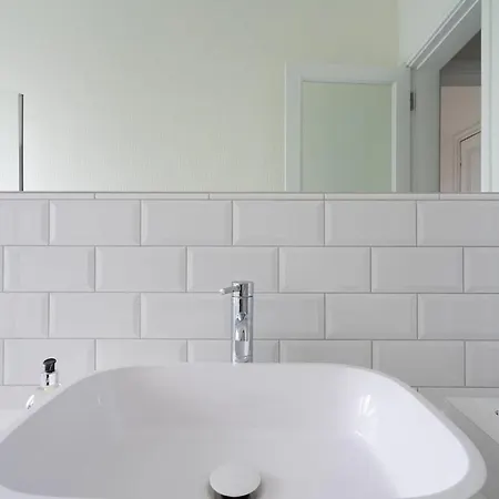 Immaculate One Bedroom Flat In The Centre *