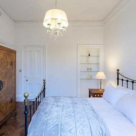 Immaculate One Bedroom Flat In The Centre Lägenhet