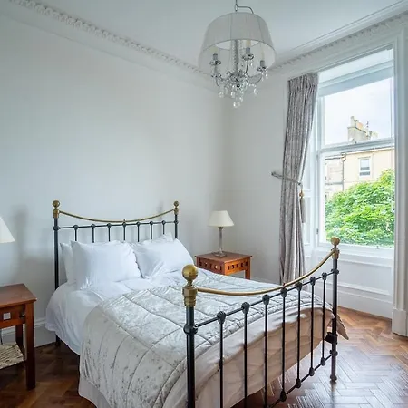 Immaculate One Bedroom Flat In The Centre