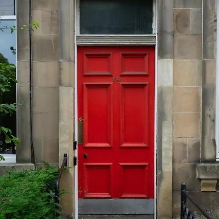 Immaculate One Bedroom Flat In The Centre Edinburgh