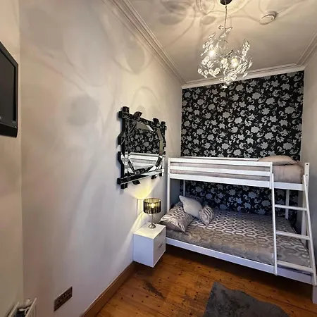 Apartment Entire To