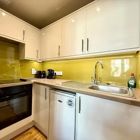 Old Town & Meadows Nest Apartment