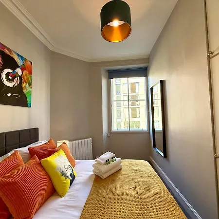 Old Town & Meadows Nest Apartment