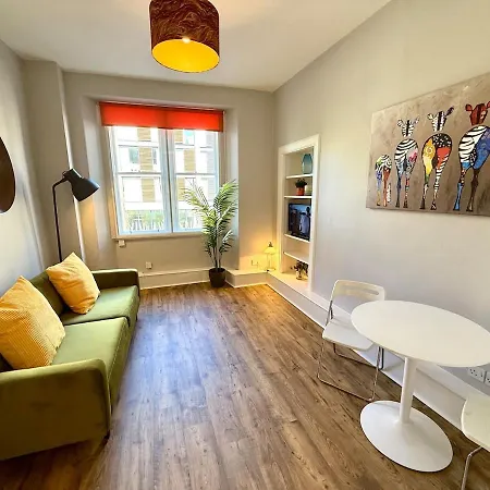 Old Town & Meadows Nest Apartment