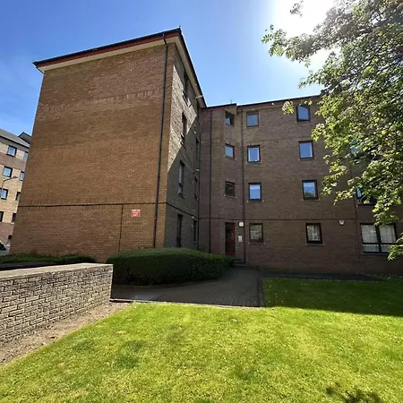 Two Bedroom Flat In Center * Edinburg