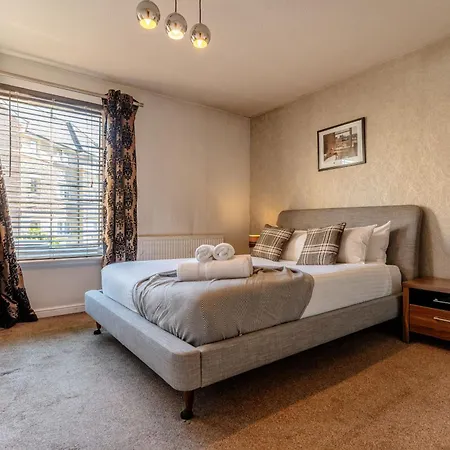 Roseburn Retreat 2b Free Parking