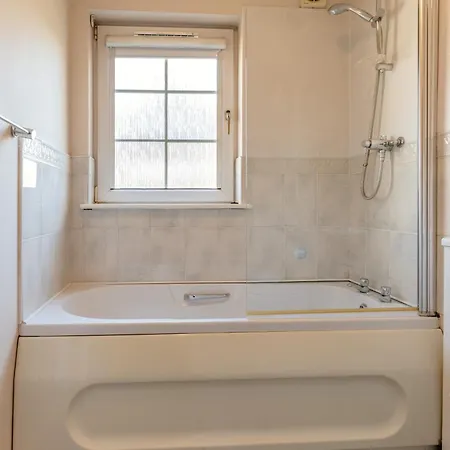 Roseburn Retreat 2b Free Parking *