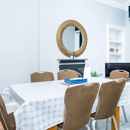 3br Next To Stadium Near Airport Sleeps 7