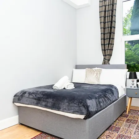 3br Next To Stadium Near Airport Sleeps 7 公寓 爱丁堡