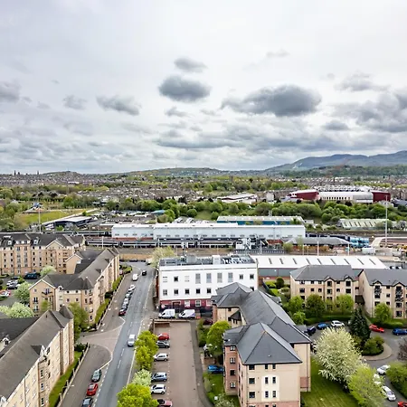 3br Next To Stadium Near Airport Sleeps 7 *