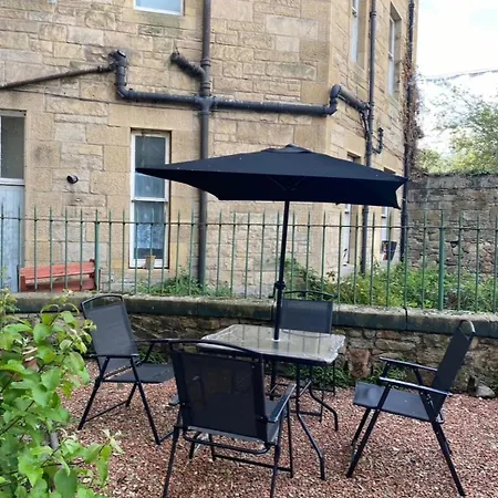 Classic 2bd Georgian Flat In Leith