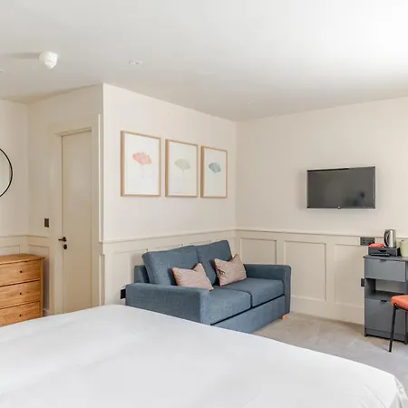Hotel Grove House 4*