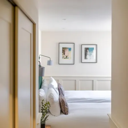 Grove House מלון 4*