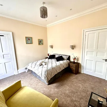 Apartment Georgian Luxury - Superfast Wifi - Parking Available *