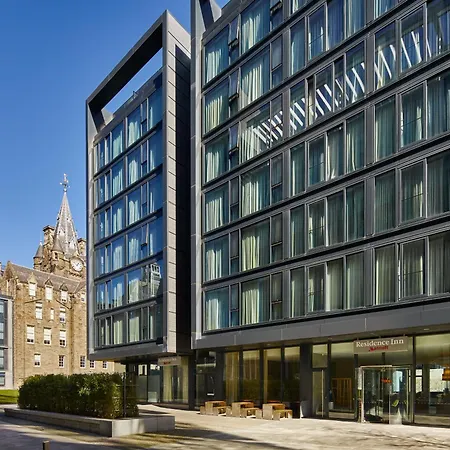 By Marriott Отель Эдинбург