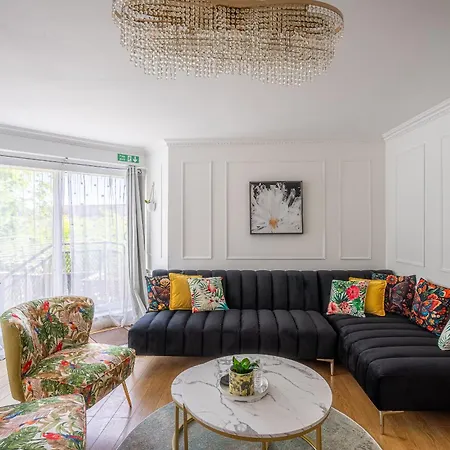 度假居 Centre House - 5 Bedrooms - Sleeps 9 - Parking