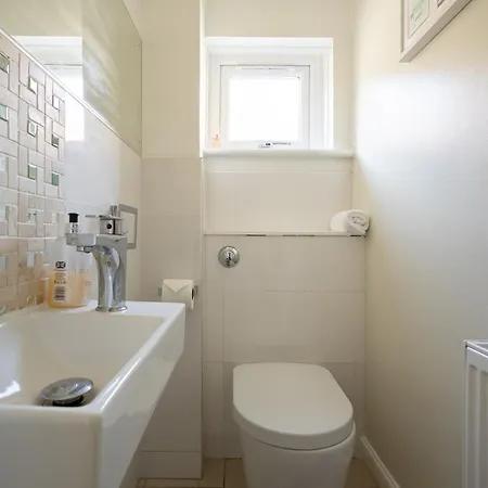 度假居 Centre House - 5 Bedrooms - Sleeps 9 - Parking *