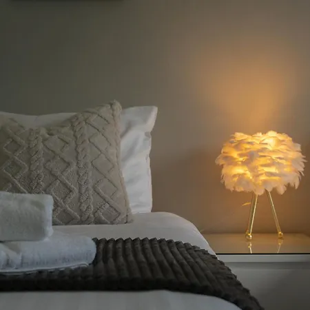 Centre House - 5 Bedrooms - Sleeps 9 - Parking Σπίτι διακοπών