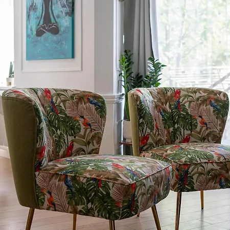 Centre House - 5 Bedrooms - Sleeps 9 - Parking