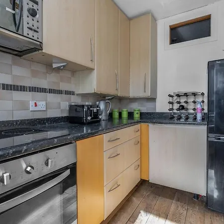 Parking - Centre - 3 Bedrooms - 6 Guests 爱丁堡