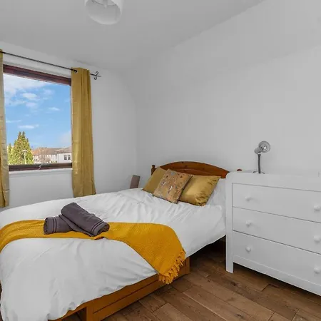 Parking - Centre - 3 Bedrooms - 6 Guests Lägenhet