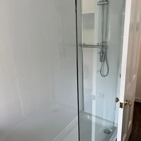 Truly Central, Princes St, Close To Castle