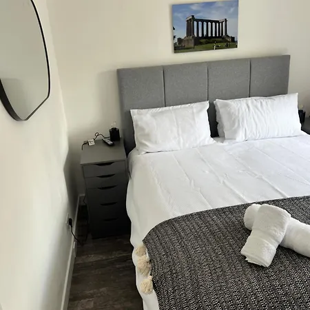 アパート Truly Central, Princes St, Close To Castle エディンバラ