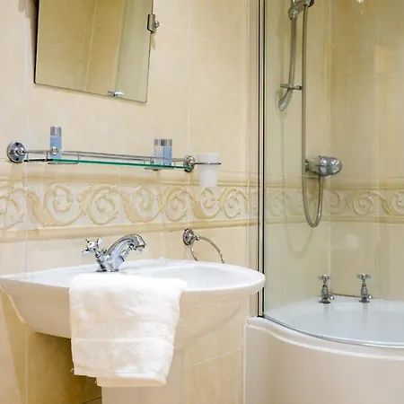 Beautiful Georgian 2 Bedroom Flat