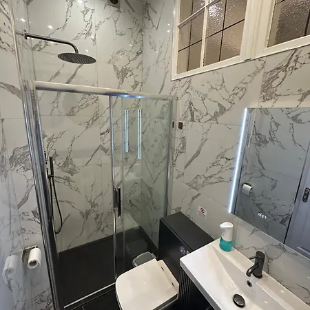 Апартаменты Stylish 3 Bed 2 Bath Ground Floor Main Door Flat In Marchmont Эдинбург