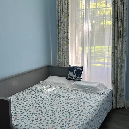 Stylish 3 Bed 2 Bath Ground Floor Main Door Flat In Marchmont Эдинбург