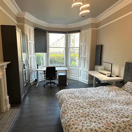 Апартаменты Stylish 3 Bed 2 Bath Ground Floor Main Door Flat In Marchmont *