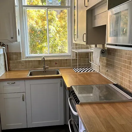 Stylish 3 Bed 2 Bath Ground Floor Main Door Flat In Marchmont Апартаменты
