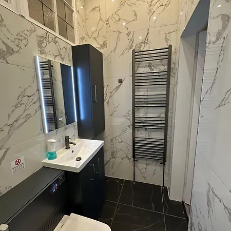Апартаменты Stylish 3 Bed 2 Bath Ground Floor Main Door Flat In Marchmont