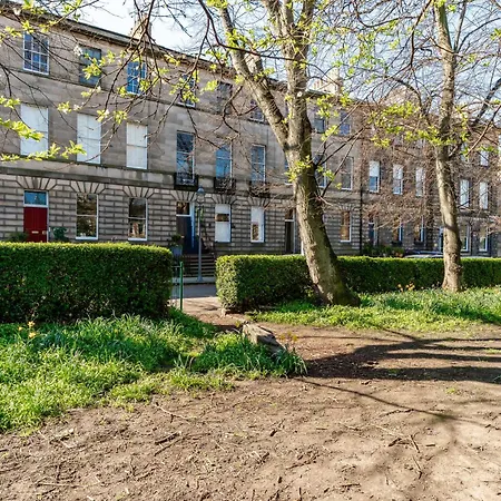 Stunning Flat, New Town, - Perfect Location