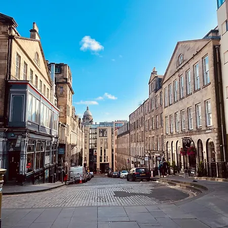 Apartment Spacious Next To Royal Mile Edinburgh