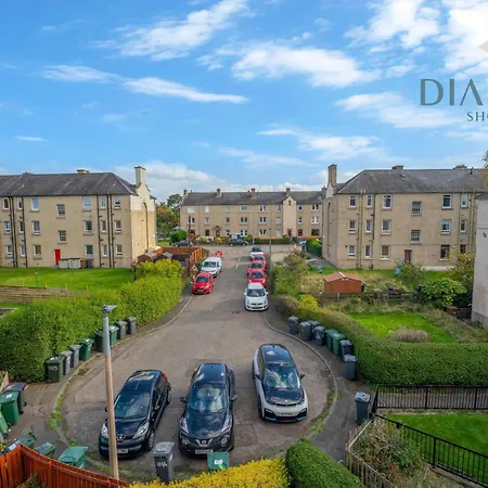 Cosy 2 Bed West End - Easy Public Transport, Minutes From Corn Exchange, Supermarket And Cafe Within Walking Distance