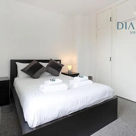 Cosy 2 Bed West End - Easy Public Transport, Minutes From Corn Exchange, Supermarket And Cafe Within Walking Distance *