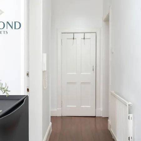 アパート Cosy 2 Bed West End Free Parking