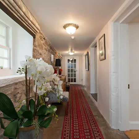 Holiday home Castle Gogar