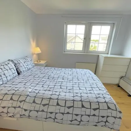 Quarto em Acomodações Particulares Ensuite Double With Private Parking