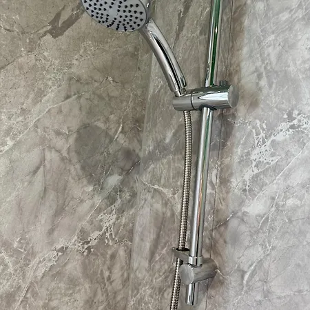 Stylish Canal-side Retreat In Lägenhet Edinburg