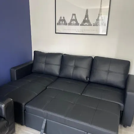 Apartamento Citylink Retreat With Metro Access, Free Parking, Near Airport Edimburgo