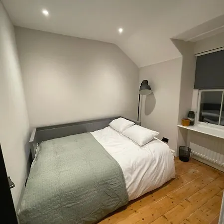 Townhouse 3 Bedroom With Garage *