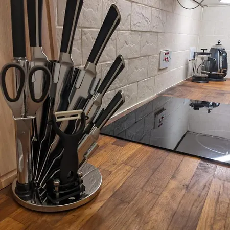 Townhouse 3 Bedroom With Garage Apartment