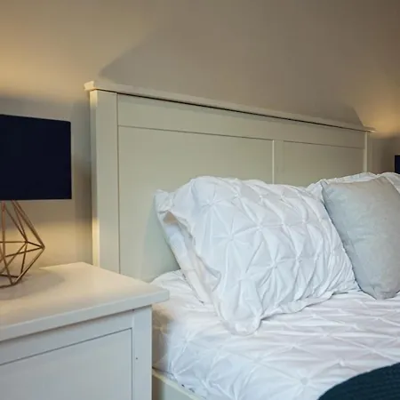 Townhouse 3 Bedroom With Garage * Edinburgh