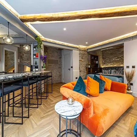 Apartment Canon Cave