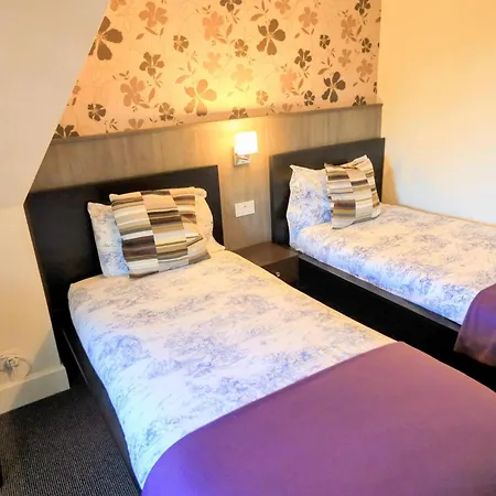 Edinburgh Holiday Guest House 3*