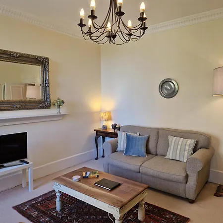 Apartment Joivy Gorgeous Georgian Flat In New Town *