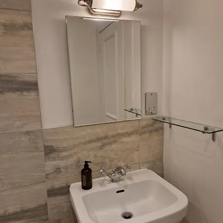 Апартаменты Joivy Gorgeous Georgian Flat In New Town